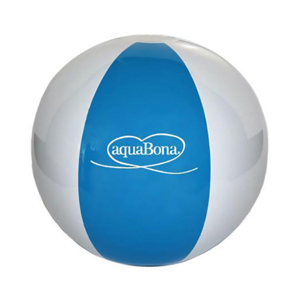 Pelota de playa hinchable de 40 cm de diámetro (desinflada) con 6 paneles fabricada en TPU de 0,18 mm de grosor. Con válvula de seguridad, eco-friendly material, 6P, libre de ftalatos. Incluye un logo impreso 1/1 en el balón + textos legales (una posición).