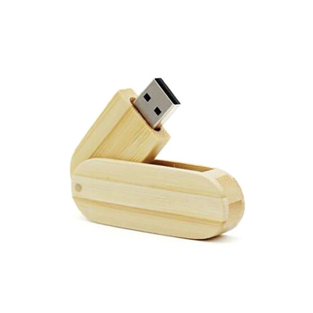Memoria USB fabricada en madera, de capacidad 1 GB. De medidas 61 x 28 x 14 mm. Incluye personalización a un color en una posición.