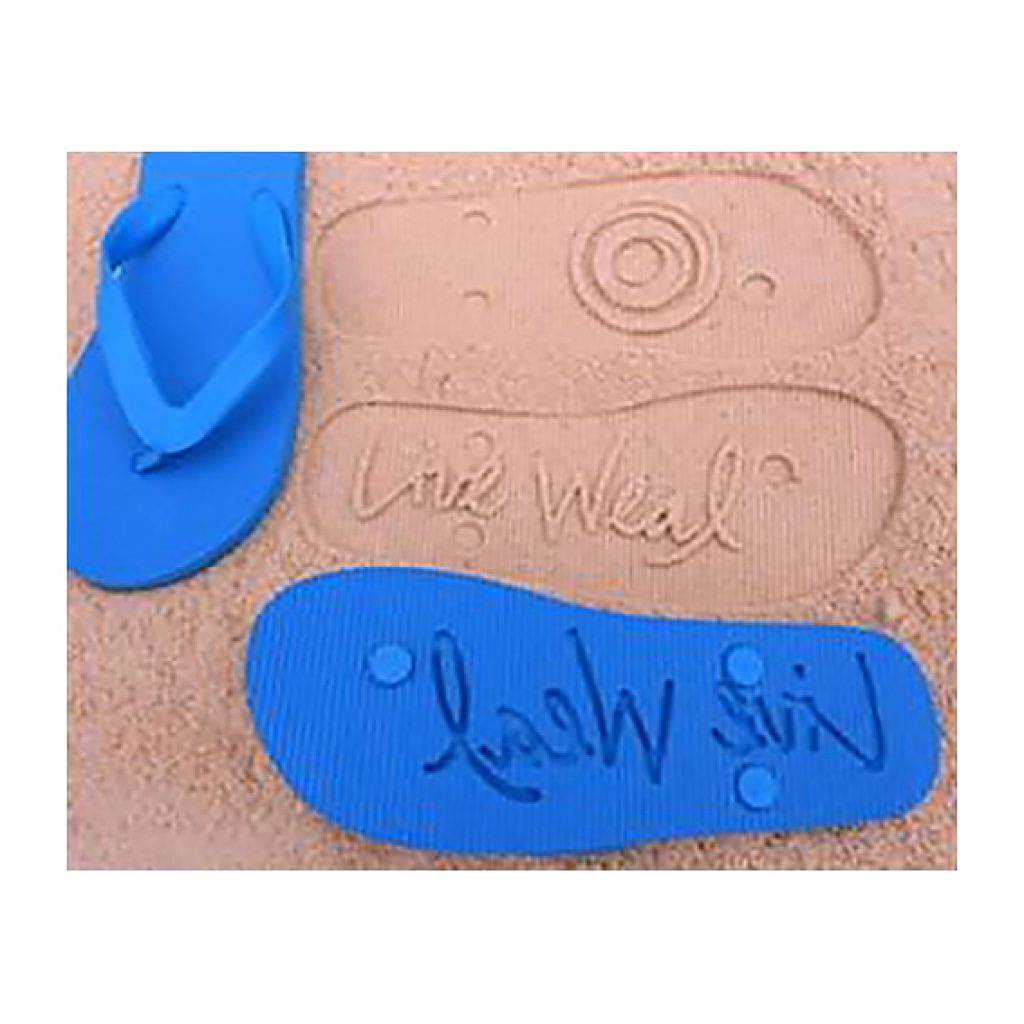 Chanclas de playa. Fabricado en EVA. Personalizada con un logo-huella en la suela y logo impreso 1 color 1 posición sobre la tira. 50% talla 38 (25 cm) y 50% talla 42 (27,5 cm). Presentación en bolsa individual.